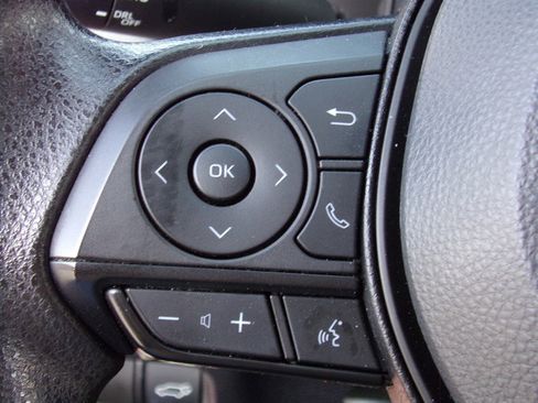 Used 2022 Toyota RAV4 XLE w/ Convenience Package image 36