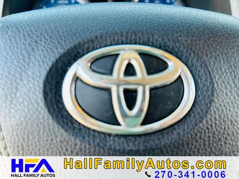 Used 2018 Toyota Sienna LE FWD image 26