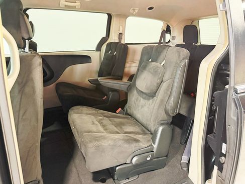 Used 2017 Dodge Grand Caravan Crew image 25