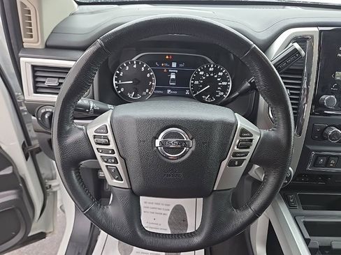 Used 2021 Nissan Titan SV w/ SV Convenience Package image 19