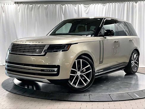 Used 2025 Land Rover Range Rover SE image 1