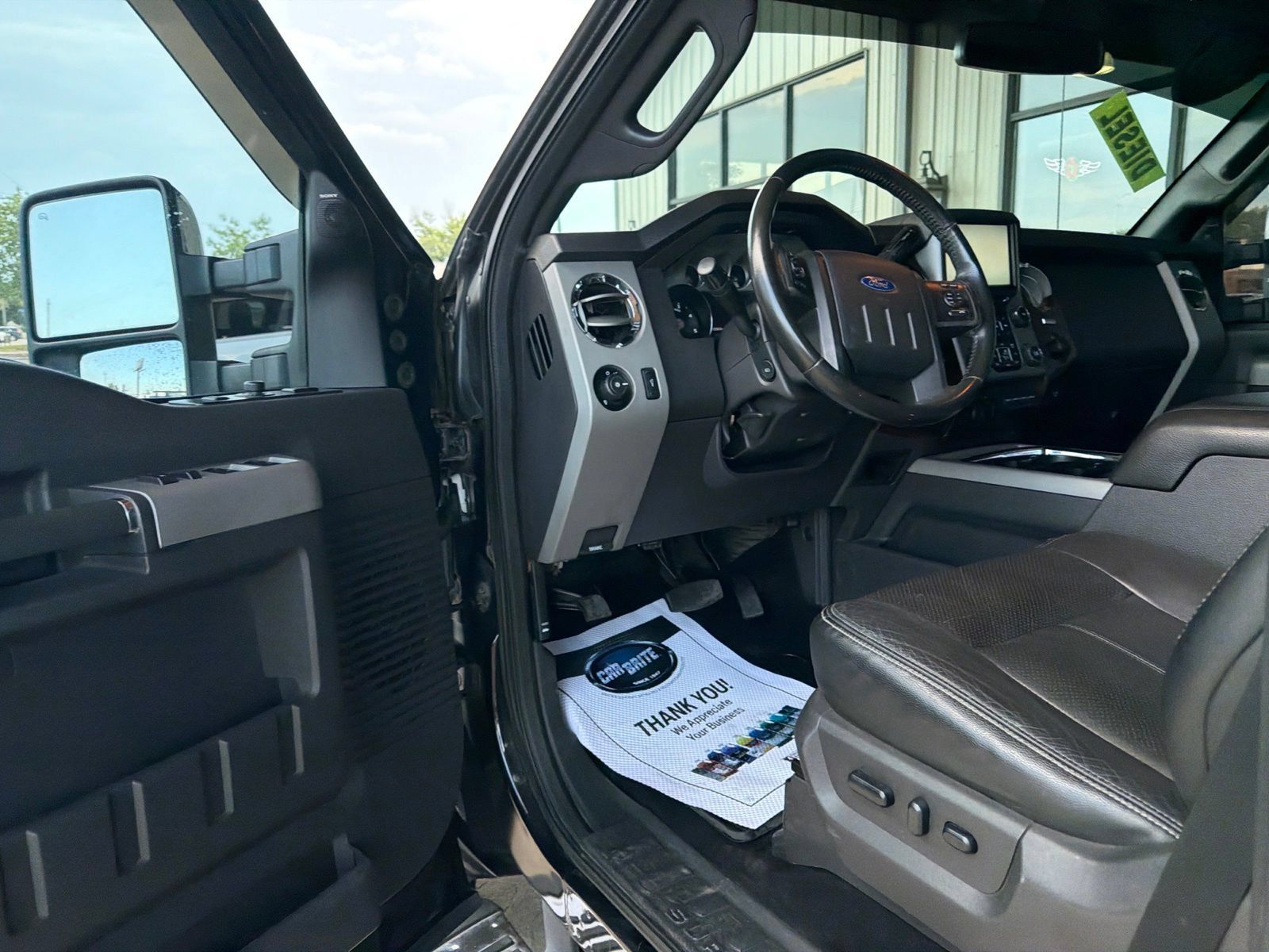 Used 2015 Ford F250 Lariat w/ Lariat Ultimate Package AWD/4WD image 8