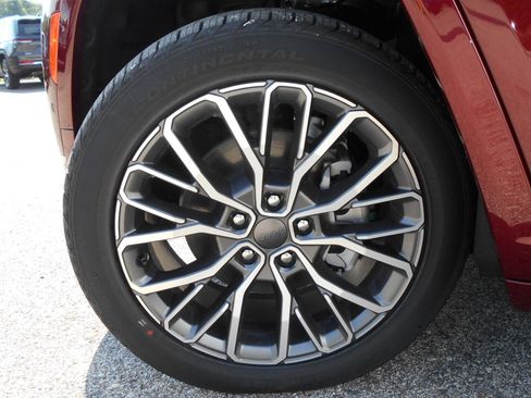 New 2025 Jeep Grand Cherokee L Summit image 12