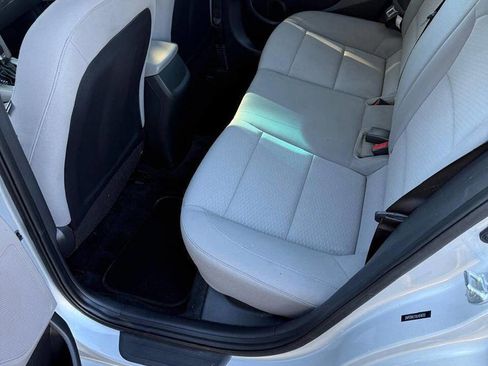 Used 2020 Hyundai Elantra SEL image 11