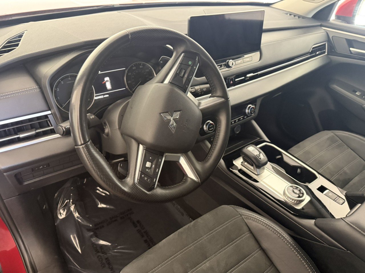 Used 2025 Mitsubishi Outlander SE AWD/4WD image 17