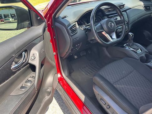 Used 2018 Nissan Rogue SV w/ Premium Package image 9