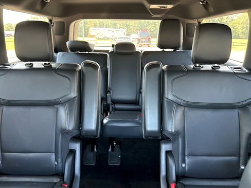 New 2026 Ford Expedition Max Platinum w/ Stealth Performance Package AWD/4WD image 5