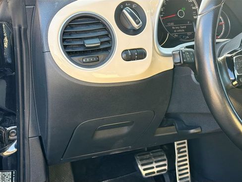 Used 2019 Volkswagen Beetle 2.0T SE FWD image 10