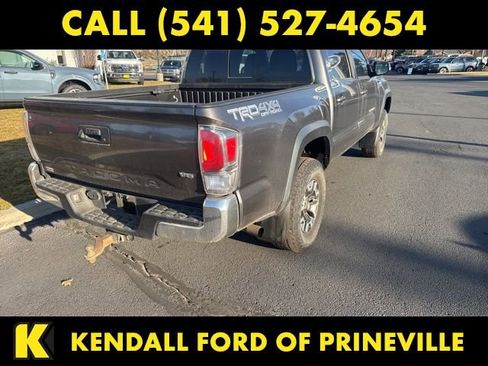 Used 2020 Toyota Tacoma TRD Off-Road image 10