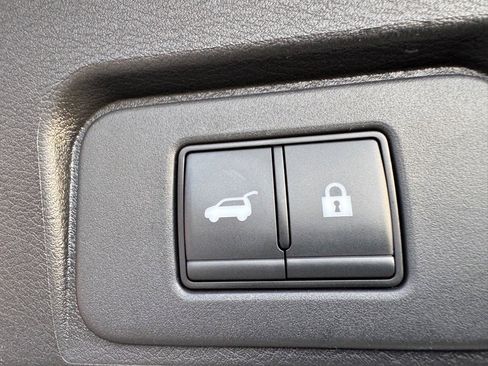 Certified 2025 Nissan Rogue SV image 11