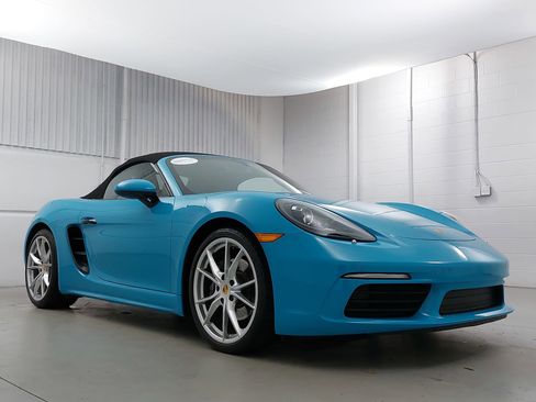 Used 2018 Porsche 718 Boxster image 9