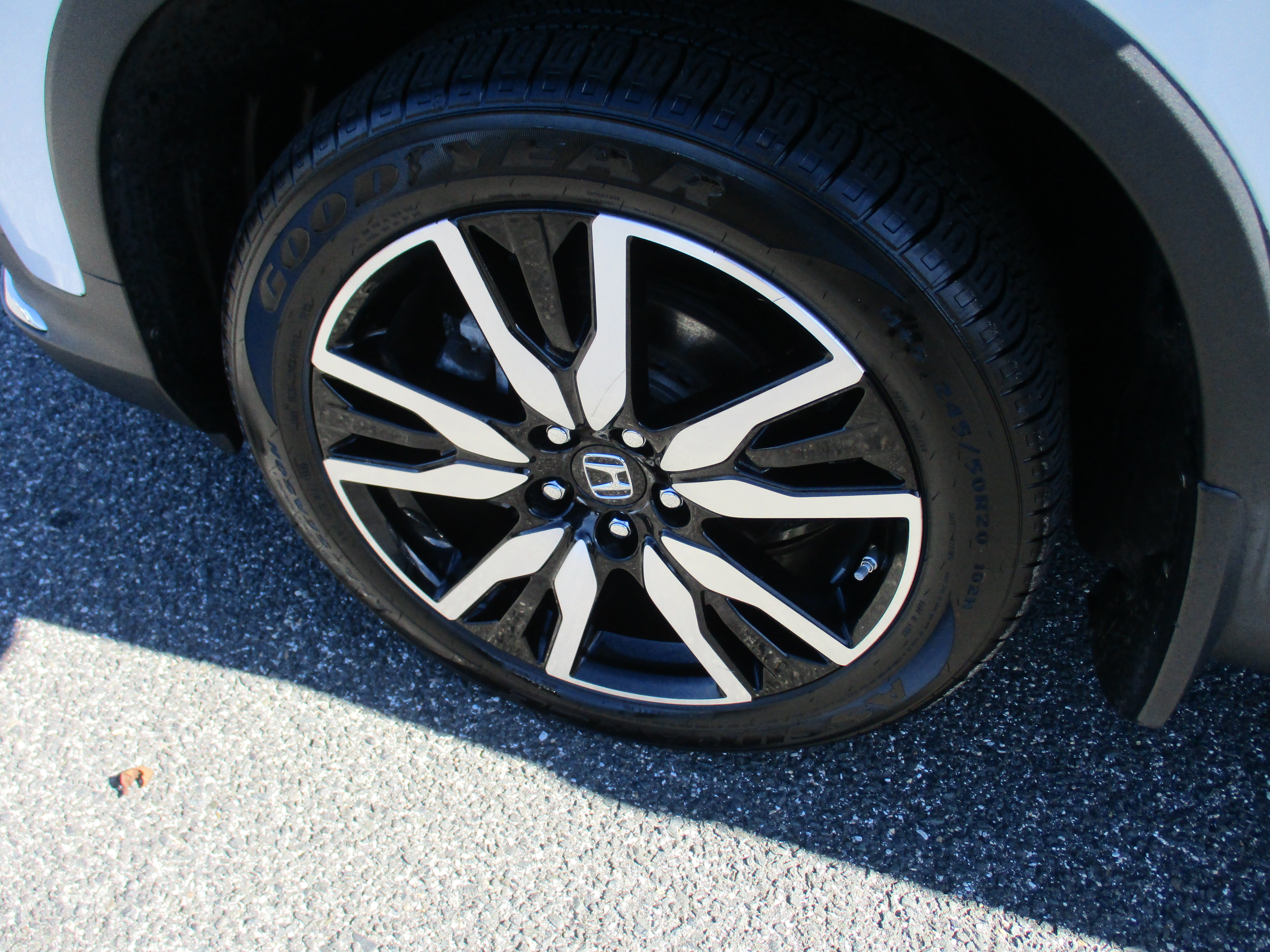 Certified 2020 Honda Pilot Touring image 9