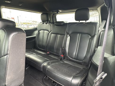 Used 2022 Jeep Wagoneer Series I RWD image 15
