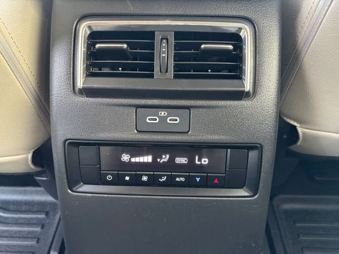 Certified 2024 MAZDA CX-90 Plug-In Hybrid w/ Premium Pkg image 15