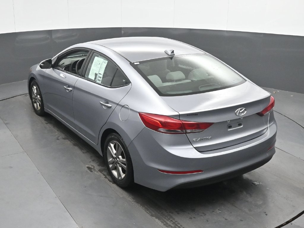 Used 2017 Hyundai Elantra SE FWD image 16