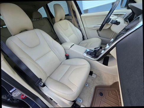 Used 2015 Volvo XC60 T5 image 21