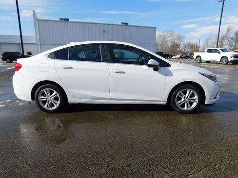 Used 2017 Chevrolet Cruze LT w/ Convenience Package image 2