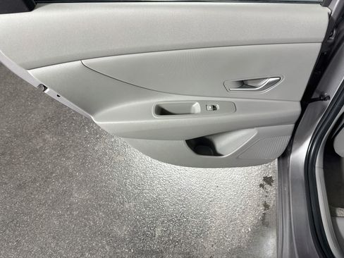 Used 2024 Hyundai Elantra SE FWD image 25