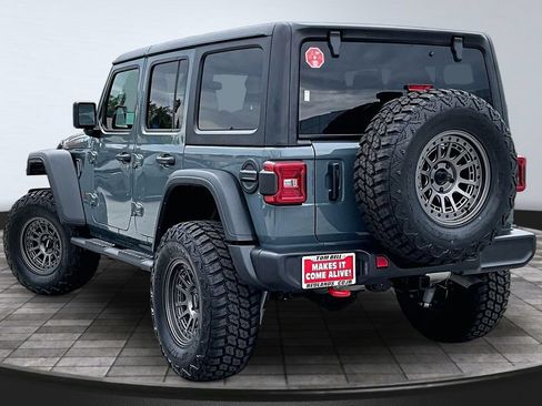 Certified 2025 Jeep Wrangler Unlimited Rubicon w/ Convenience Group AWD/4WD image 21