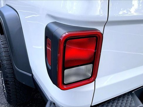Used 2020 Jeep Gladiator Sport w/ Quick Order Package 23S AWD/4WD image 24