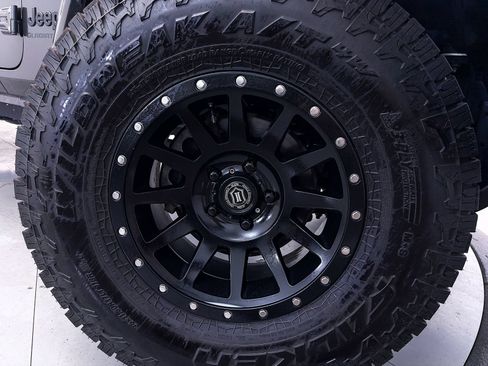 Used 2021 Jeep Gladiator Sport AWD/4WD image 3