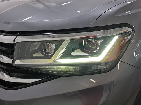 Used 2023 Volkswagen Atlas SE w/ Panoramic Sunroof Package AWD/4WD image 28