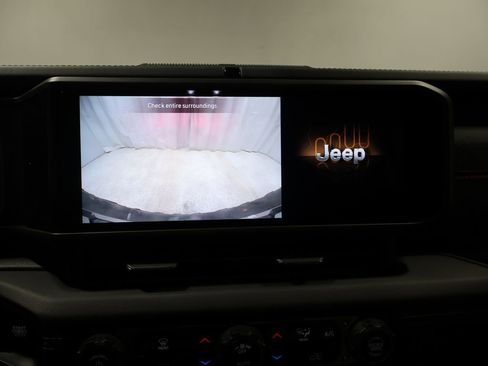 Used 2025 Jeep Wrangler Unlimited Rubicon image 27