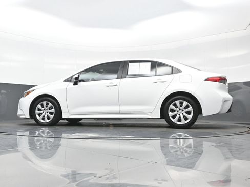 Used 2024 Toyota Corolla LE FWD image 27