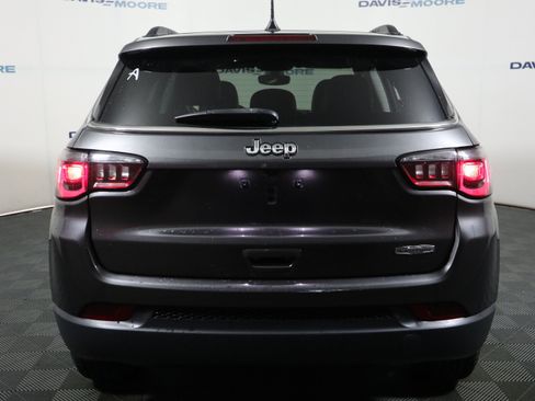 Used 2021 Jeep Compass Latitude FWD image 7