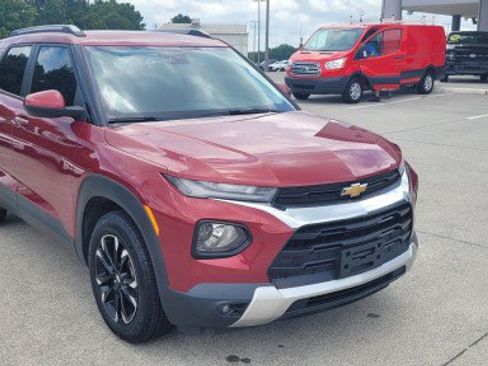 Used 2021 Chevrolet TrailBlazer LT w/ Convenience Package FWD image 1