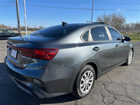 Used 2022 Kia Forte FE image 5