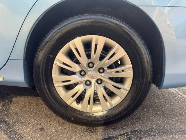 Used 2014 Toyota Camry LE FWD image 20