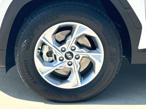Used 2023 Hyundai Tucson SE image 5