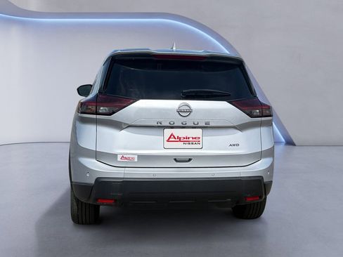 Used 2025 Nissan Rogue SV AWD/4WD image 4