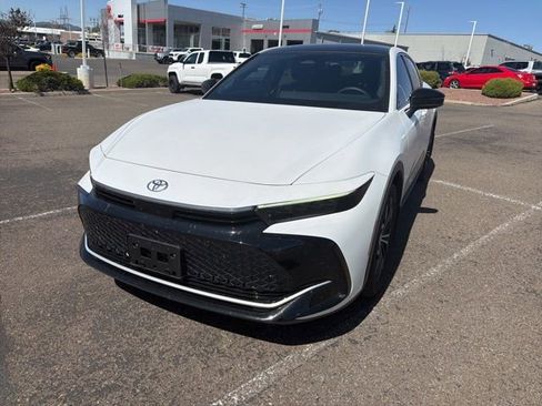 Used 2026 Toyota Crown Limited image 5