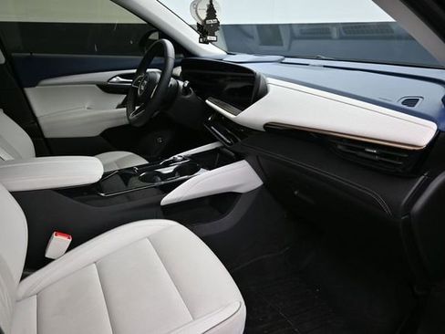 Used 2025 Buick Envision Avenir AWD/4WD image 19