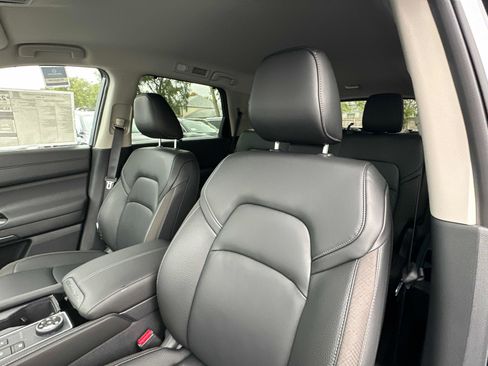 New 2025 Nissan Pathfinder SL image 27