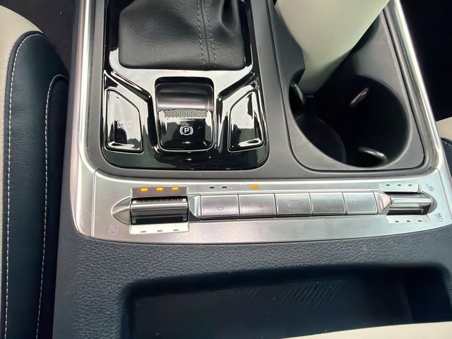 Used 2025 Kia Carnival SX Prestige FWD image 17