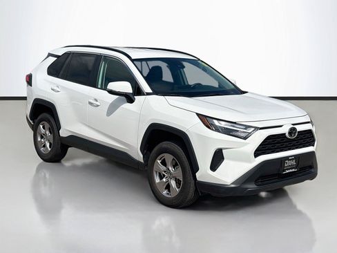 Used 2025 Toyota RAV4 XLE AWD/4WD image 1