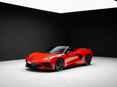 Used 2023 Chevrolet Corvette Stingray Convertible w/ Z51 Performance Package image 4