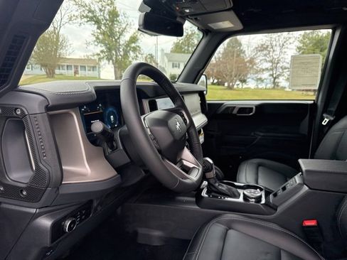 New 2025 Ford Bronco Outer Banks w/ Sasquatch Package image 30