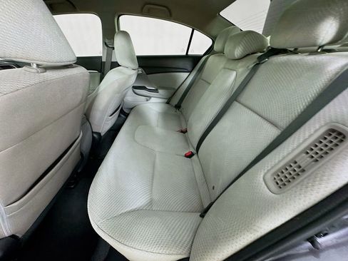 Used 2014 Honda Civic Hybrid Sedan image 29
