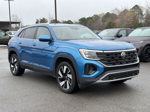 Used 2024 Volkswagen Atlas Cross Sport SE image 7