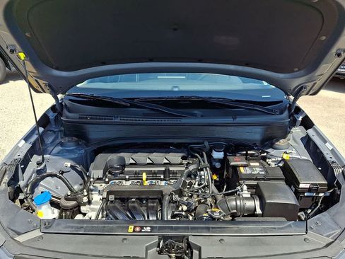 Certified 2025 Hyundai Venue Limited FWD image 27