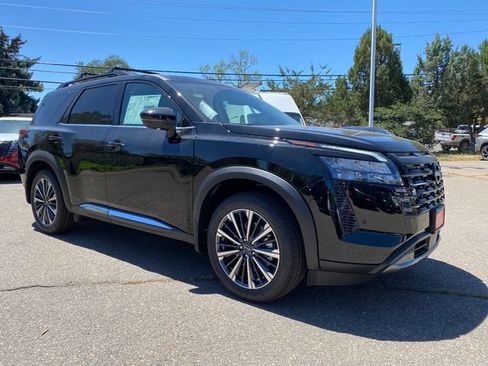New 2026 Nissan Pathfinder Platinum AWD/4WD image 8