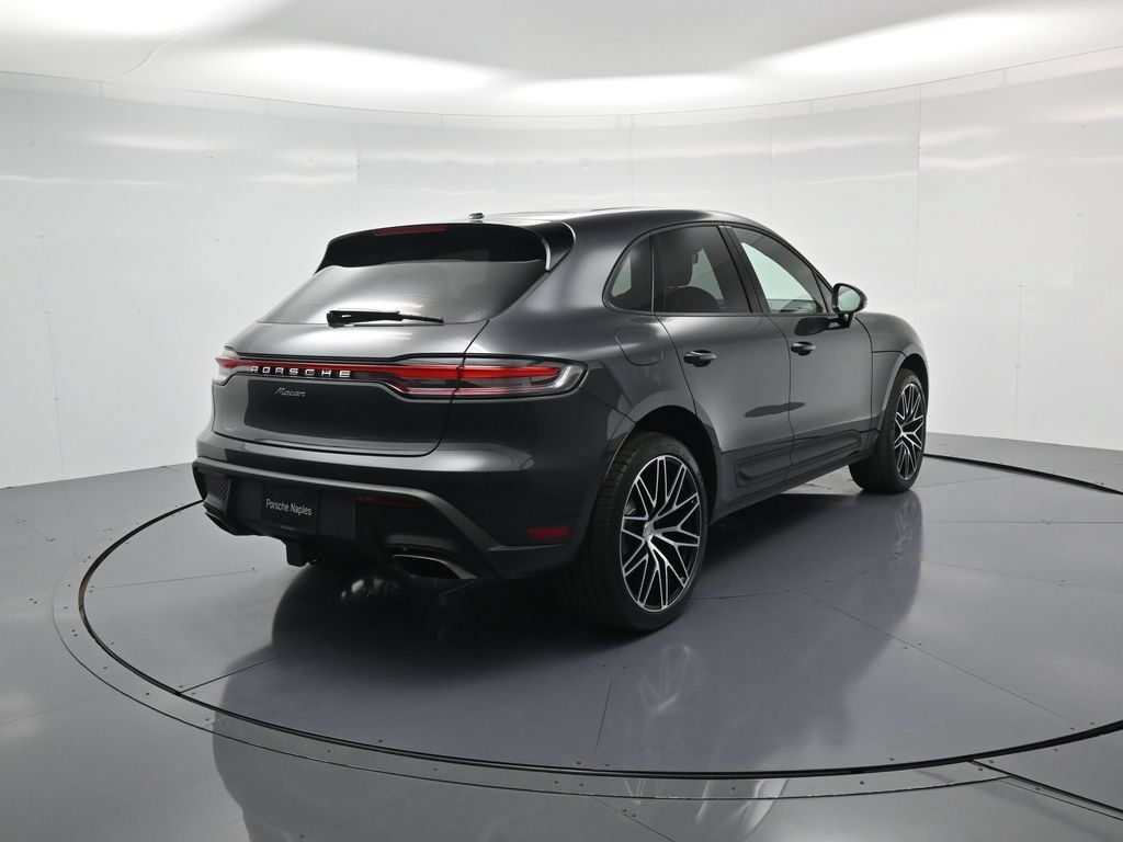 Certified 2026 Porsche Macan AWD/4WD image 30