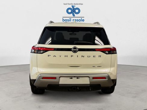Used 2022 Nissan Pathfinder SL image 4