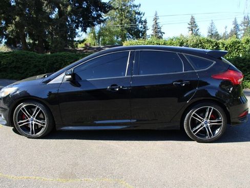 Used 2018 Ford Focus ST FWD image 13