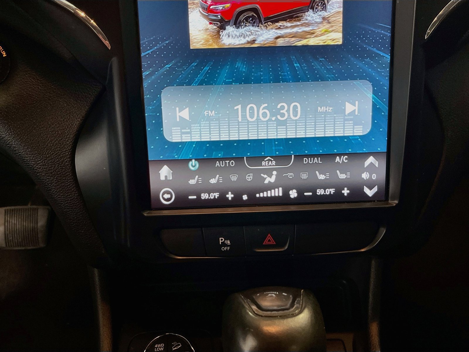 Used 2019 Jeep Cherokee Trailhawk w/ Cold Weather Group AWD/4WD image 15