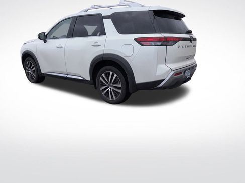 Used 2023 Nissan Pathfinder Platinum image 5